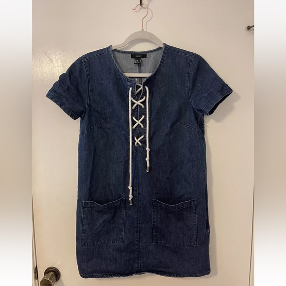 FOREVER 21 Juniors Size M Blue Denim Short Sleeve Side Zip Dress - Picture 1 of 5